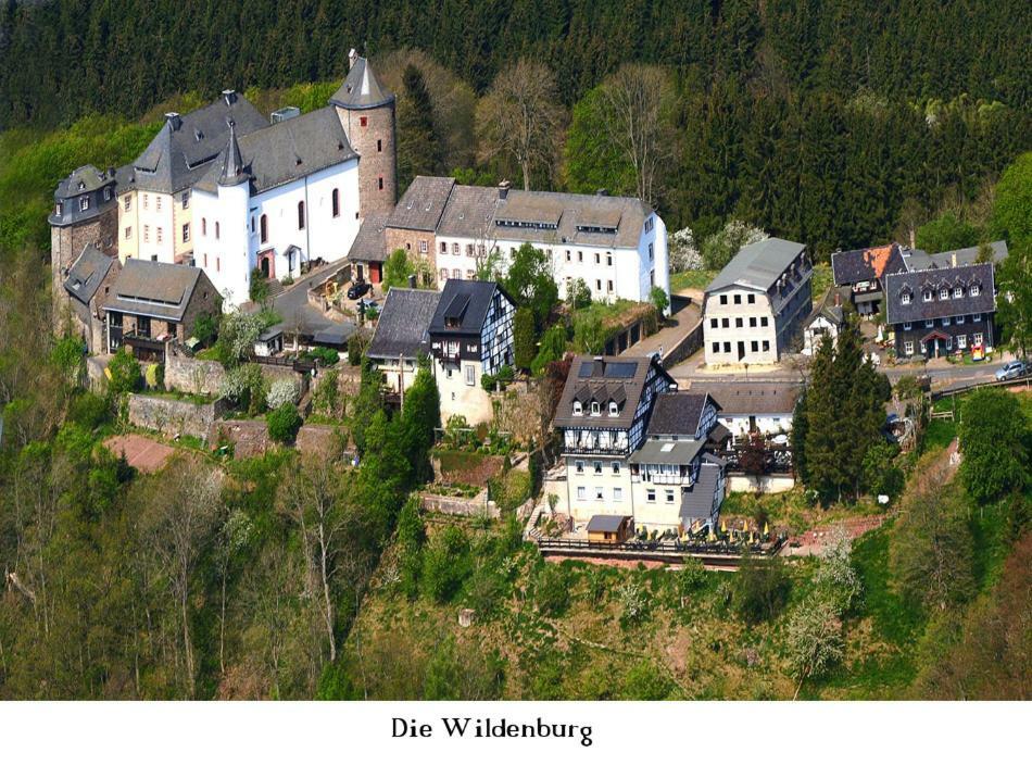 Gross B * Schleiden